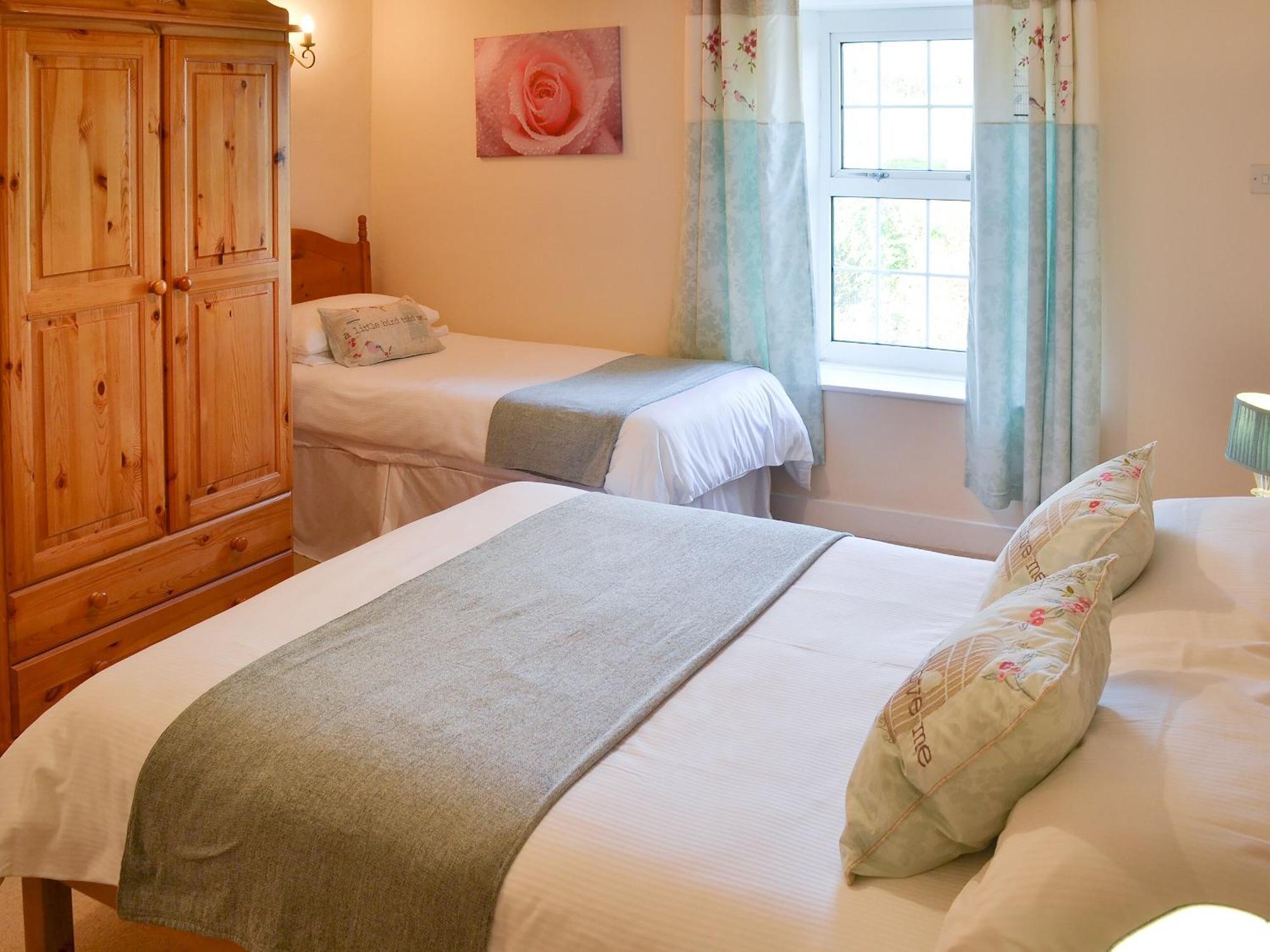 Cherry Cottage - 26913 Saint Issey エクステリア 写真